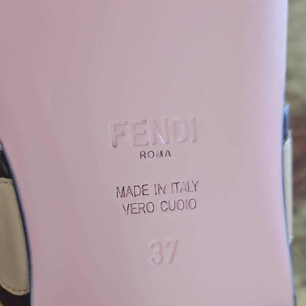 Fendi Women's Pink and Cream Sandals with Pearl Details - Picture 8 of 9